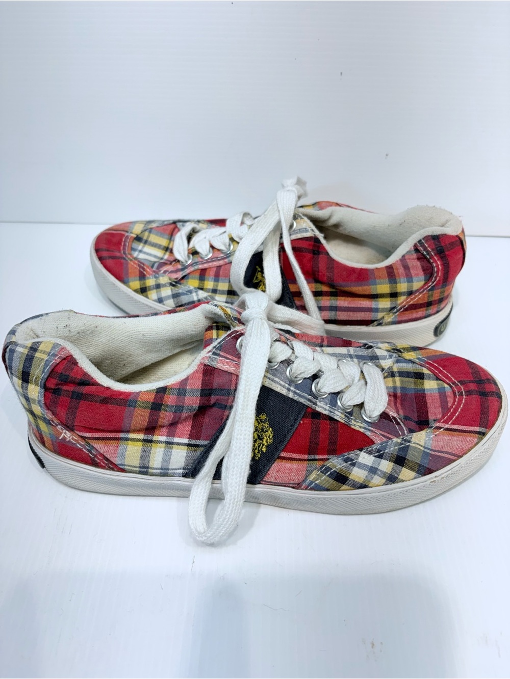 U.S. Polo Assn. Red Yellow Navy Plaid Low-Top Sneakers - Women's Size 7